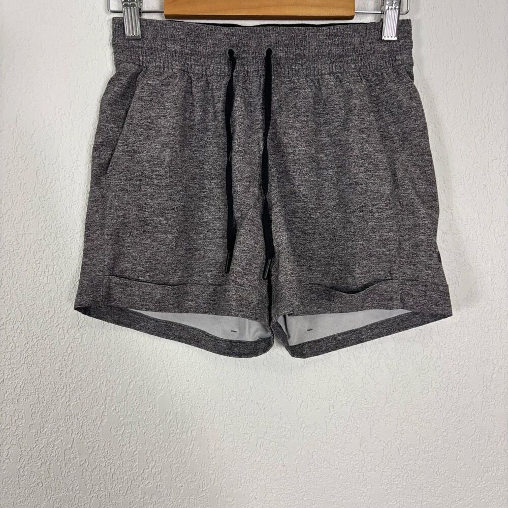 Lululemon‎ Heathered Grey Cuffed High Waisted Athletic Shorts Size 2